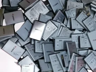 108-00-x-45-50-x-13-50mm-old-phones-battery-scrap-for-sale-338-400x300